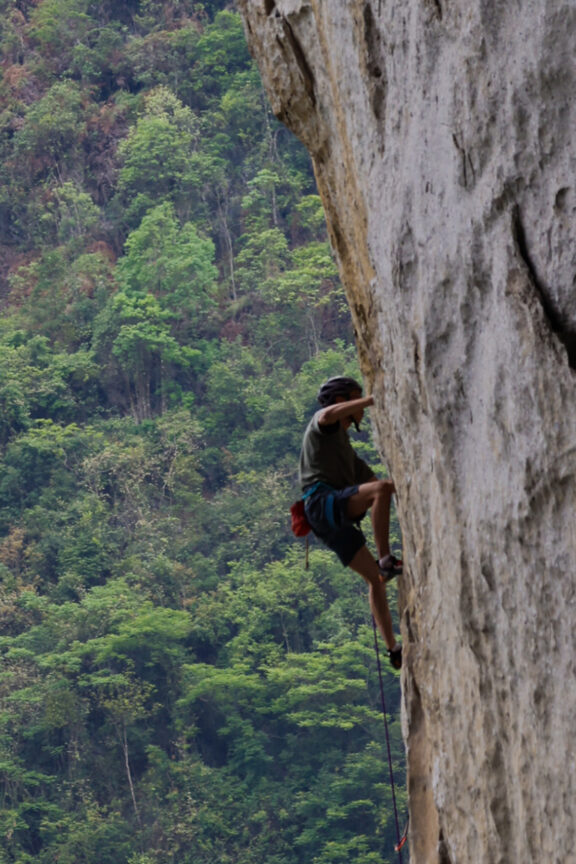 【成长攀登者】如何用五阶系统，在年薪30万向100万跨越时，进行职场身份重塑直播脚本