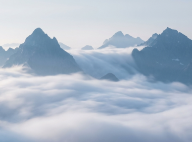 【技术贴】别再用意志力硬抗了：身份重塑，才是你撬动世界的“内核级”杠杆